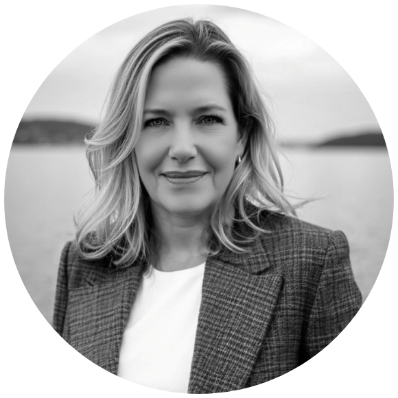 Portrait of Laura Hynes in a circle frame